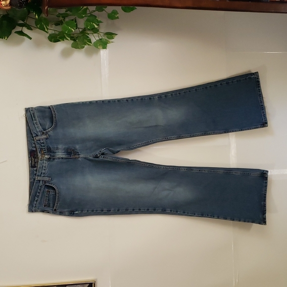 AE Outfitters 90's Bootcut Jean's - Picture 1 of 6